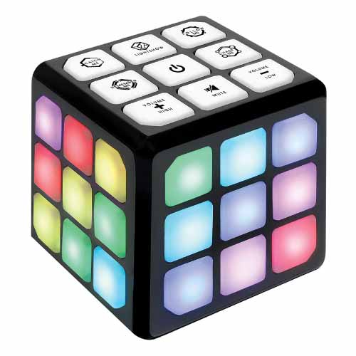 Flashing-cube-electronic-memory-&-brain-game